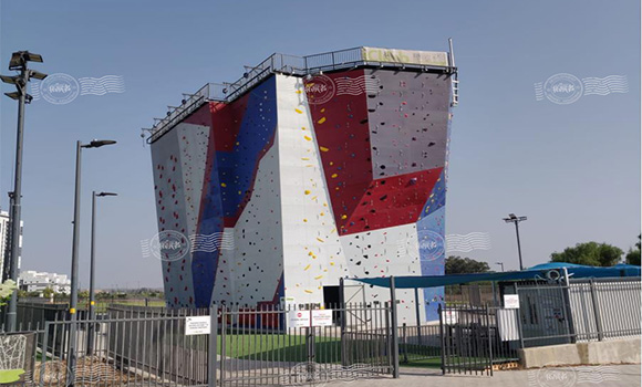 outdoor climbing center, building a climbing wall, climbing center, building a climbing gym, climbing wall maufacturer, climbing wall supplier